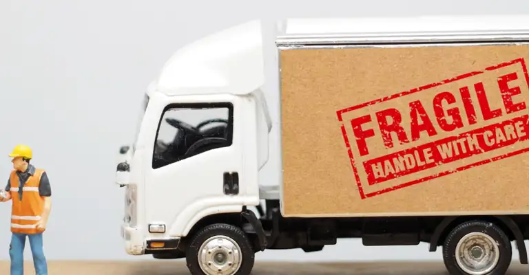 Web Banner Lorry Fragile